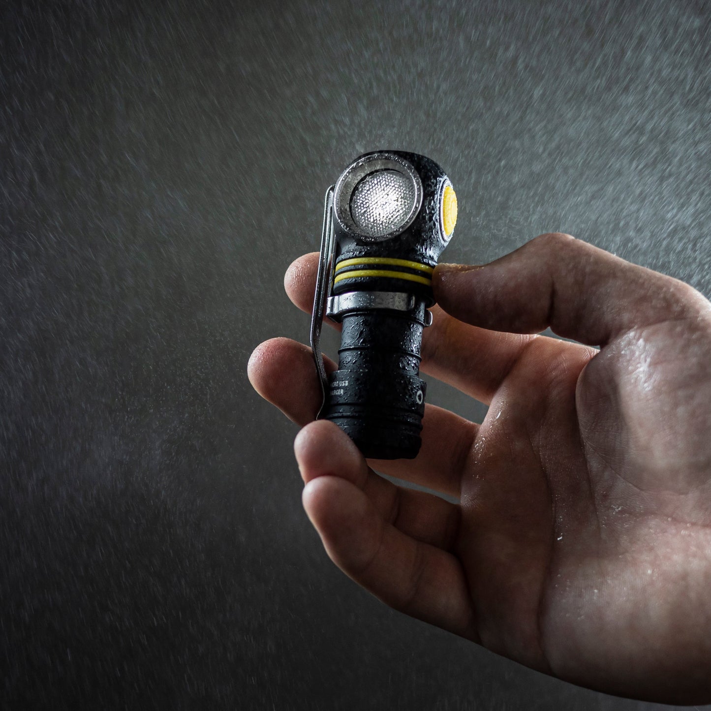 Elf C1 - Hoeklamp 1050 Lumen